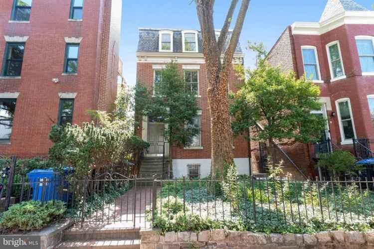 House For Sale in 715, G Street Southeast, Washington, District of Columbia