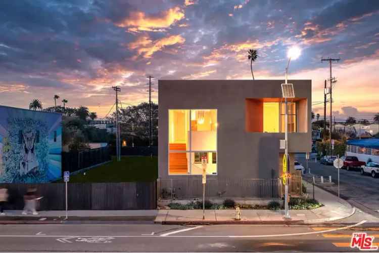 Buy Property in Venice CA Three Contiguous Lots on Trendy Abbot Kinney Blvd