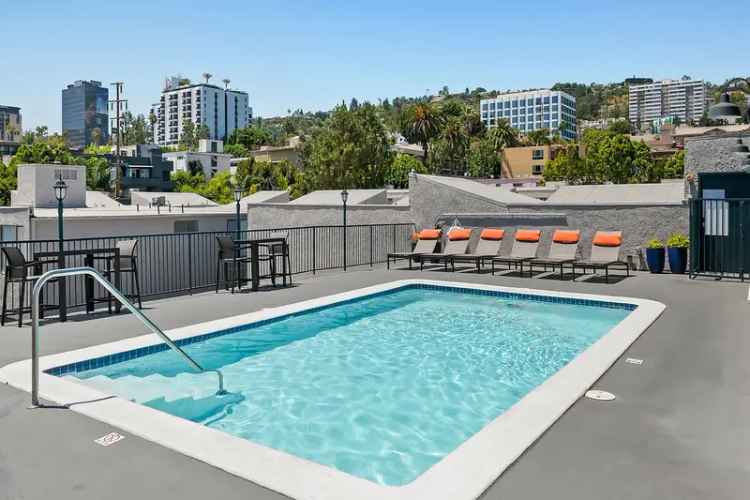 Rent Apartment with Luxurious Amenities in West Hollywood