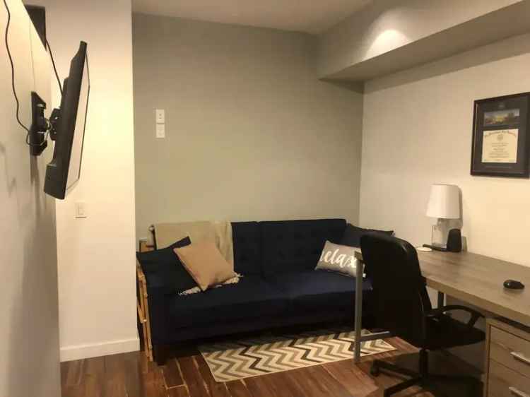 Rent Modern Apartment Unit One Bedroom with Den Office in Northern Liberties