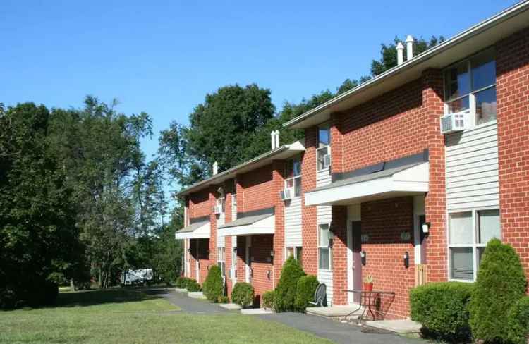 Rent Apartments at Scott Gardens Waterbury with Great Features