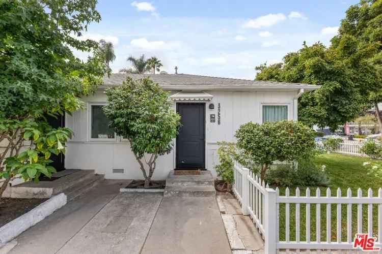 House For Sale in 3256, Castle Heights Avenue, Los Angeles, California