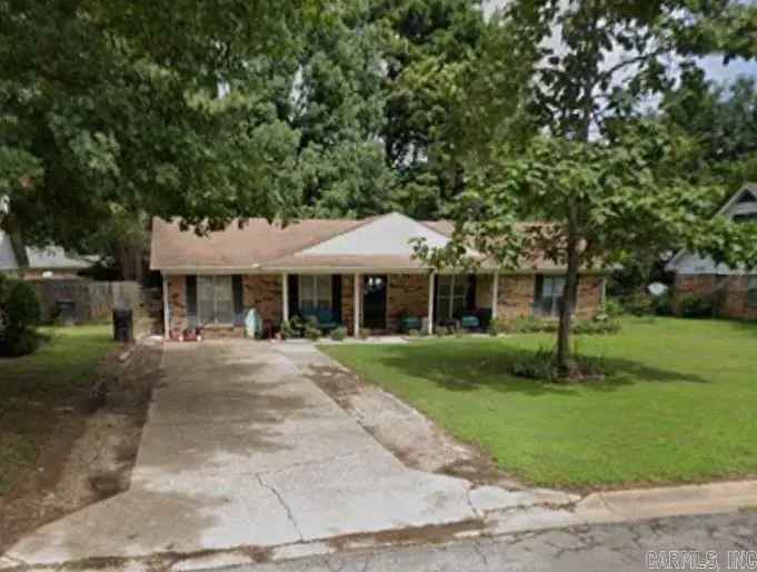 House For Sale in 1608, Colonial Road, Jonesboro, Arkansas