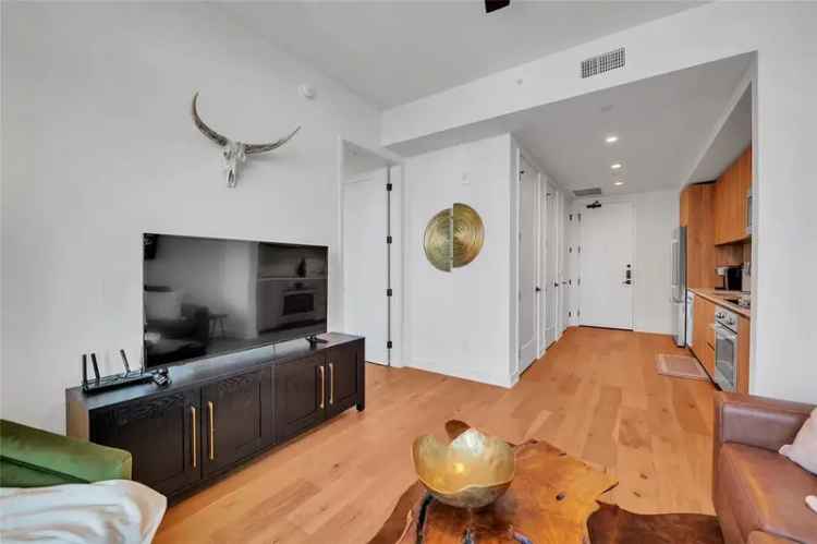 Rent fully furnished condo in Downtown Austin with stunning views