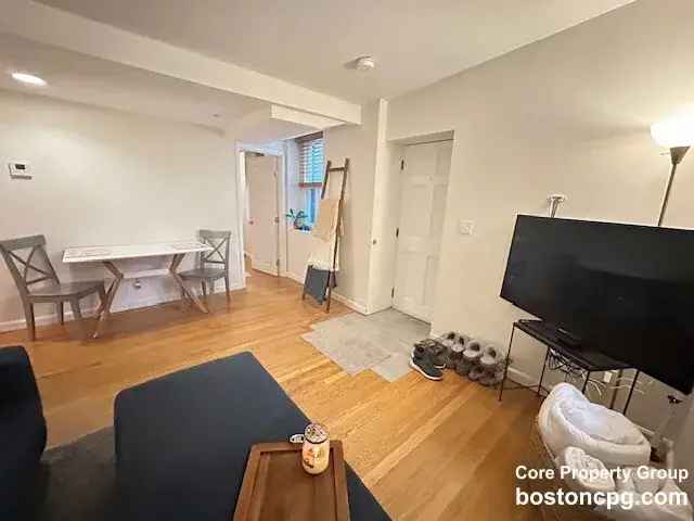 Rent Apartment Unit in Beacon Hill with Hardwood Floors and Modern Kitchen