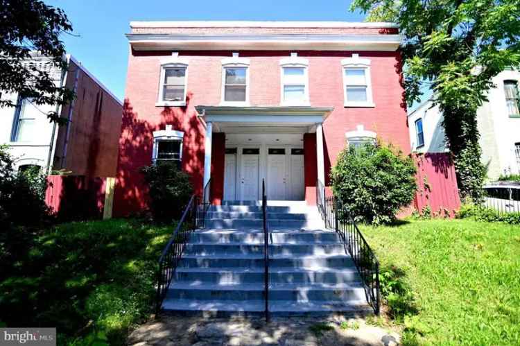 House For Sale in Washington, District of Columbia