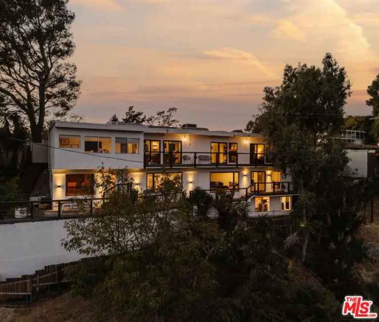 House For Sale in 2832, Hollyridge Drive, Los Angeles, California