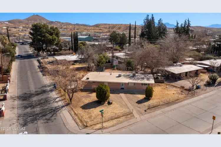 House For Sale in 2724, North Green Place, Nogales, Arizona