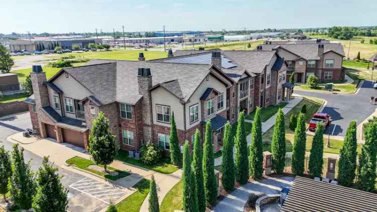 Rent Upscale Apartments in Joplin with Resort Style Amenities