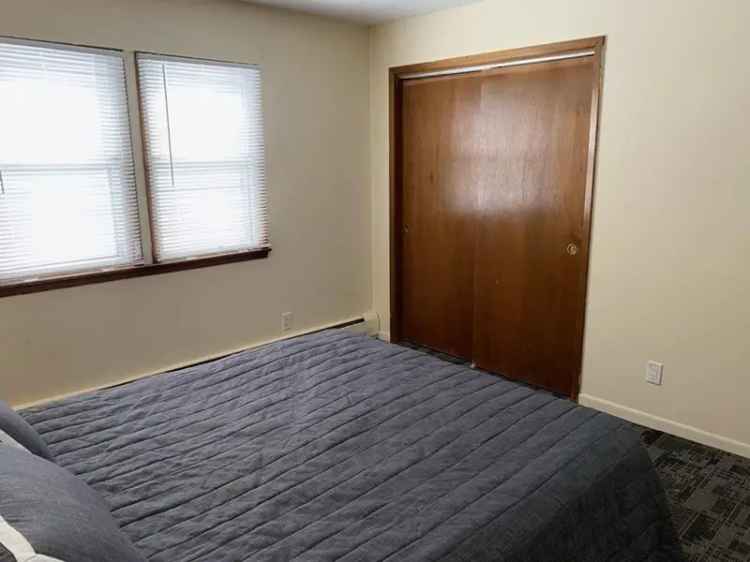 Rent 1 Bedroom Apartment in Des Moines with Pet-Friendly Amenities