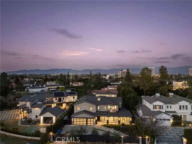 House For Sale in 15547, Valley Vista Boulevard, Los Angeles, California