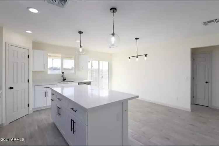 Buy a Gorgeous Modern Home in Mountain View with Elegant Features