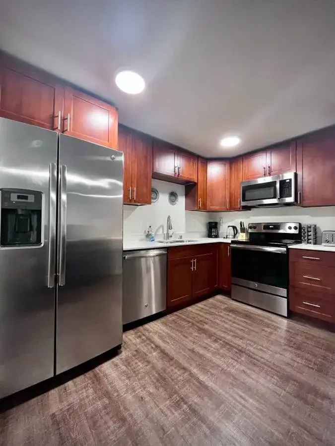 Rent Spacious Newly Remodeled 1 Bedroom Apartment Near Green Lake