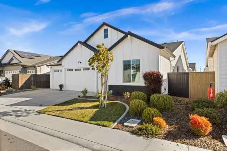 Buy Home in Roseville with Stylish Finishes and Pool