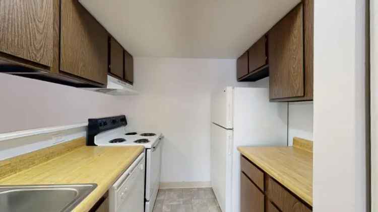 Rent Country Meadow Apartments in Kalamazoo with Great Amenities