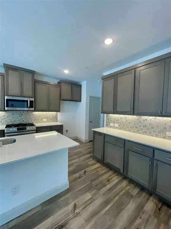 Buy Townhouse in Allen TX with 3 Bedrooms and Private Backyard