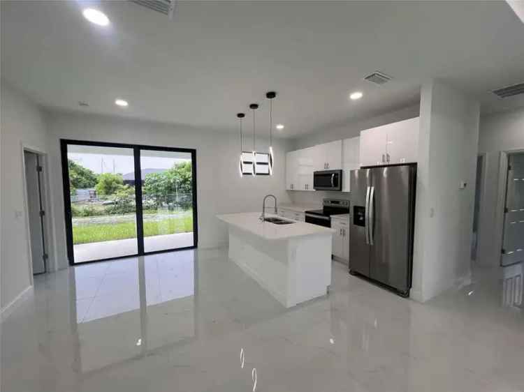 Buy Newly Constructed Home with 4 Bedrooms in Lehigh Acres