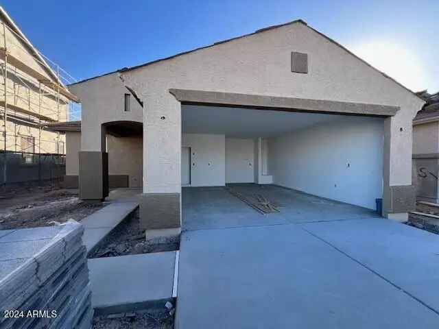 Buy Madera House with 3 Bedrooms and Modern Amenities