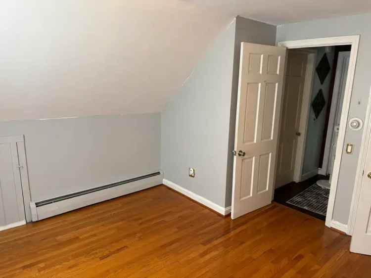 Rent Room in Private Home with Amenities Near Hartford CT