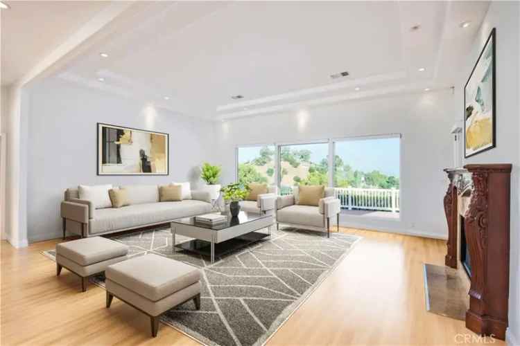 House For Sale in Los Angeles, California