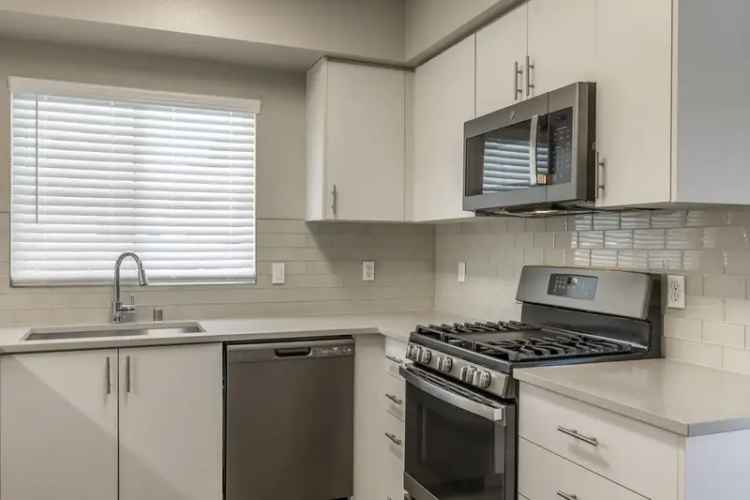 Rent Apartment in Coastal North County with Great Amenities and Service