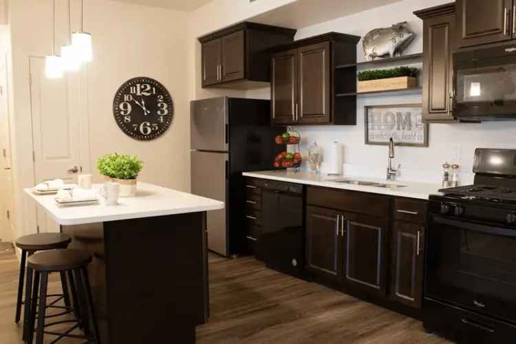 Rent Apartments in South Ogden with Top Amenities at Seasons on Skyline