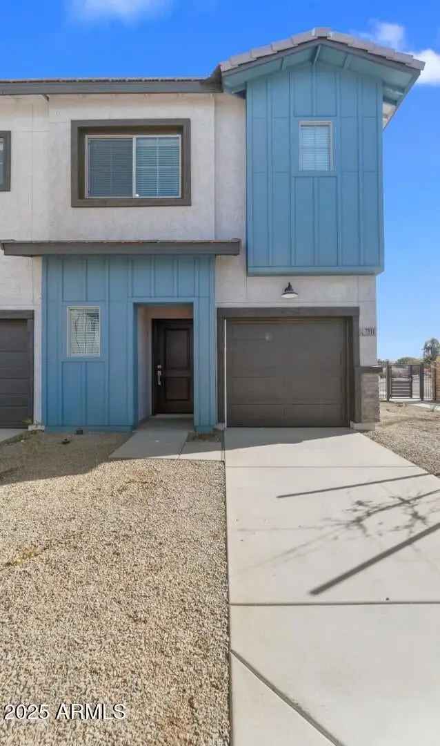 Rent modern townhome in Laveen Place with 3 bedrooms and upgrades