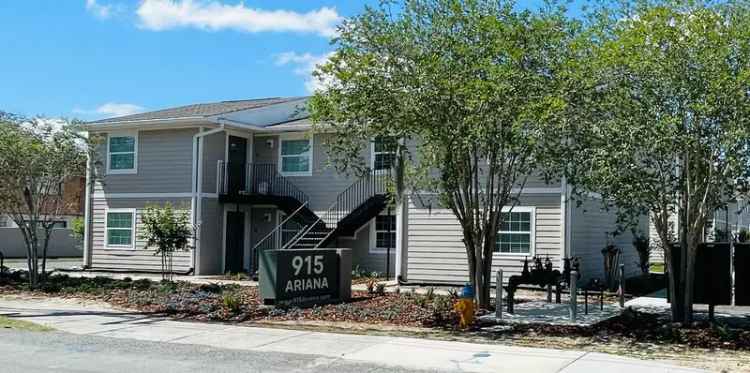 Rent 2 Bedroom Apartment in Central Lakeland with Modern Amenities