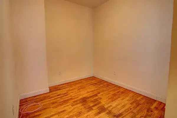 Rent Large Two Bedroom Apartment in Prime Central Park West Location