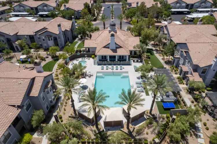 Rent Apartments in Henderson with Swimming Pool and Fitness Center