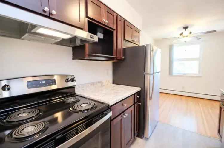 Rent Apartments in St. Louis Park with Spacious Homes and Amenities