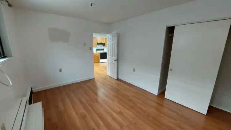 Rent 1-Bedroom Apartment in Dorchester with Modern Kitchen and Parking