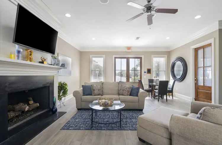 Rent Spacious Townhomes in Resort Style with Attached Garage