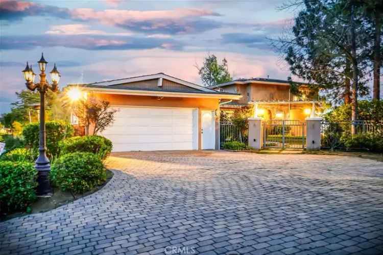 House For Sale in 14342, Mulholland Drive, Los Angeles, California