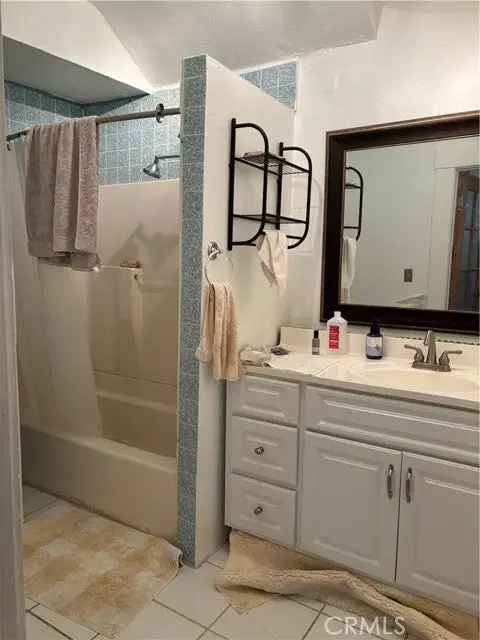 House For Sale in 1454, West 28th Street, Los Angeles, California