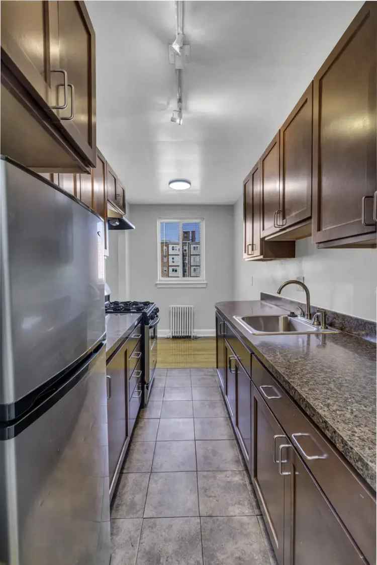 Rent Studio and 1 Bedroom Apartments in Washington DC with Great Amenities