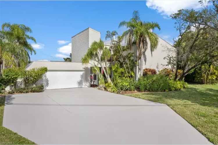 House For Sale in 725, El Dorado Parkway West, Cape Coral, Florida