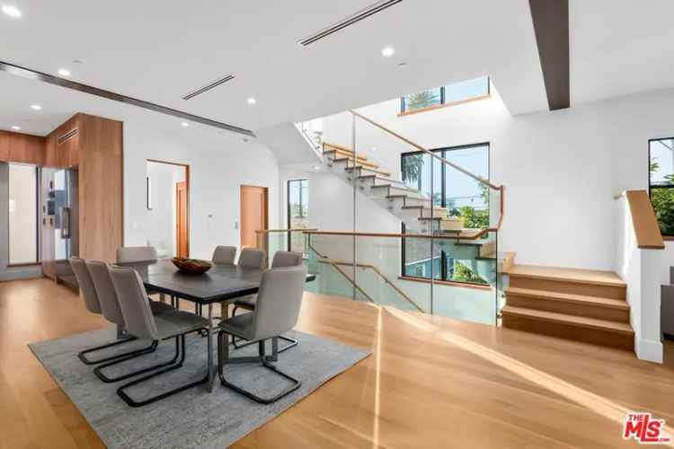 House For Sale in 2110, Barry Avenue, Los Angeles, California