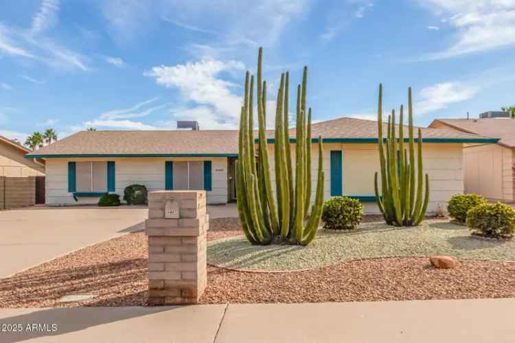 Buy 3 Bedroom Home in Ahwatukee with South Mountain Views and Amenities