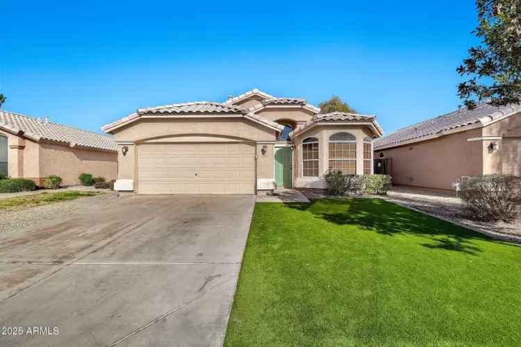 Updated 3 Bed 2 Bath Gilbert Home - Newer Roof & Landscaping