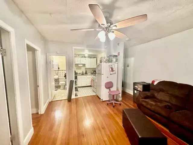 Rent Apartment Unit in North End Boston with 3 Bedrooms and Hardwood Floors