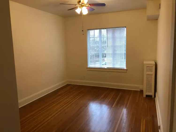 Rent Luxury Apartments in Baringer Manor Near Cherokee Park