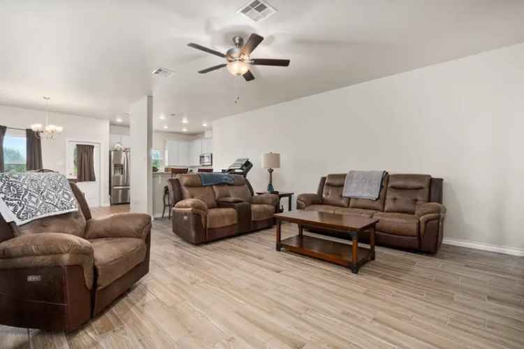 Buy beautiful home with 3 bedrooms in Aransas Pass with backyard features