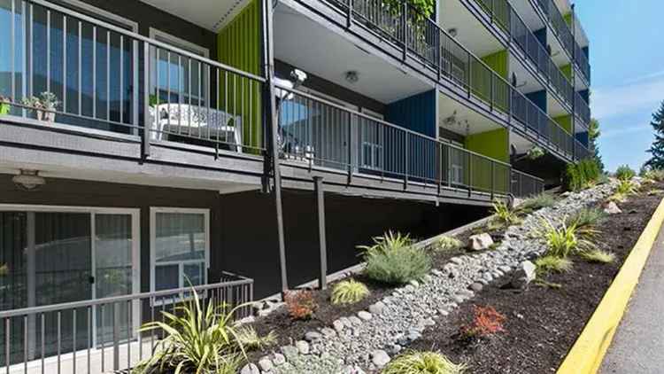 Rent Apartments at The Raleigh with Coastal Living in Burien