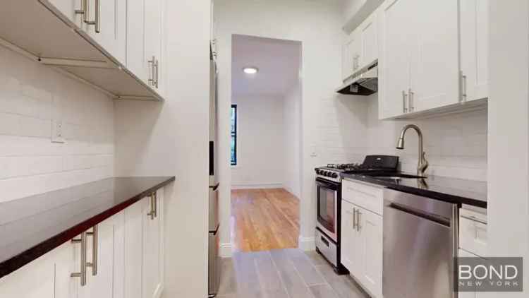 Rent Apartment Near Central Park with Renovated Kitchen and Two Bedrooms