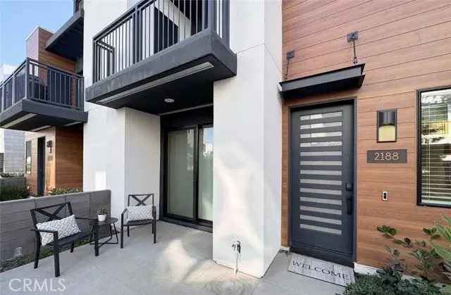 House For Sale in Tustin, California