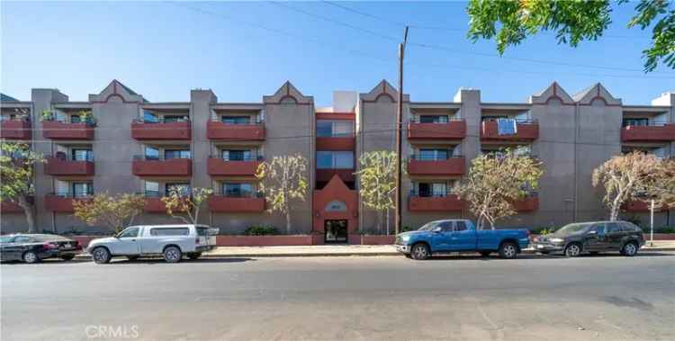 House For Sale in 4717, Ben Avenue, Los Angeles, California