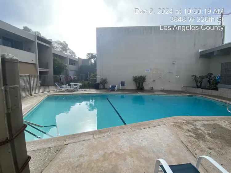 Rent Modern Apartment with Updated Features Near Del Amo Shopping Center