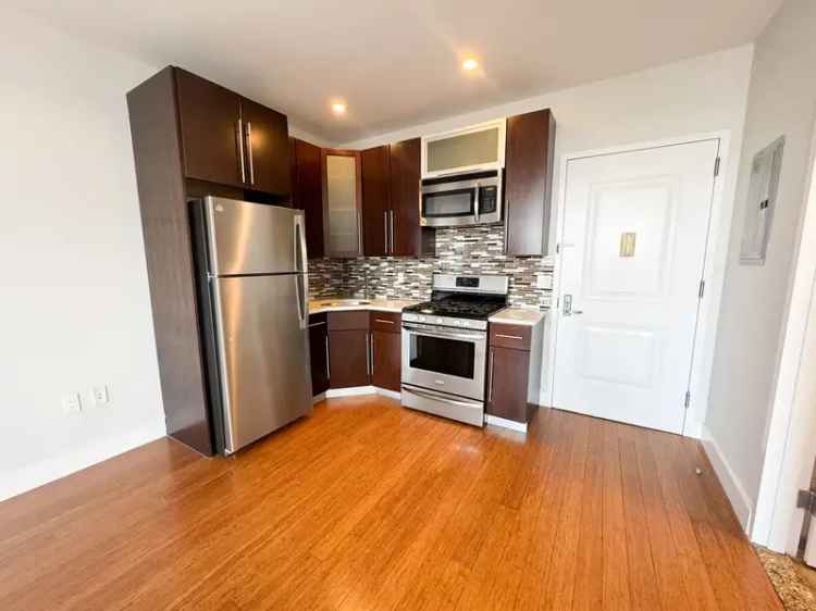 Rent Apartment Unit with City Views in State-of-the-Art Building