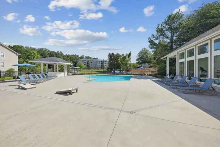 Rent Luxury Apartments with Pool in Gainesville